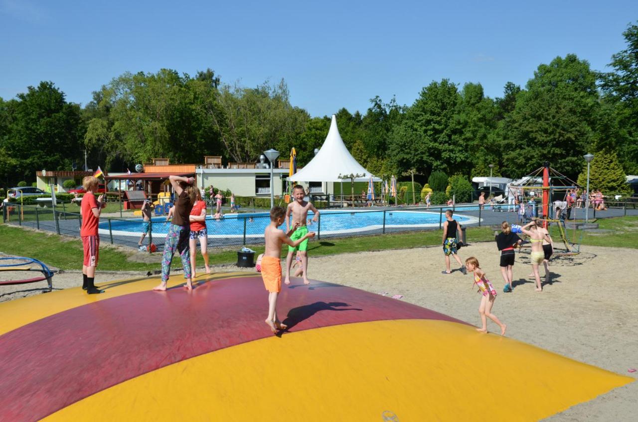 Vakantiepark 'T Urkerbos - Kabouterhuisje Екстер'єр фото